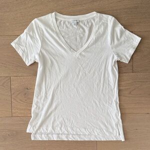Cuyana White V-Neck Short Sleeve Tee